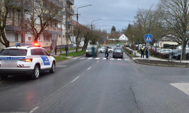 Zebr&aacute;n g&aacute;zoltak gyalogost Tabon