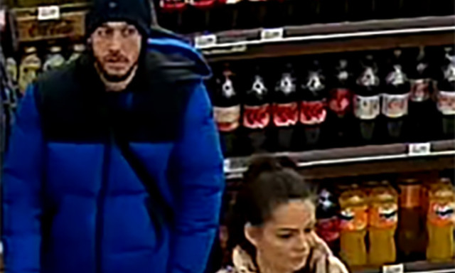 FELH&Iacute;V&Aacute;S! Kozmetikai cikkeket loptak a Corsob&oacute;l, keresi őket a rendőrs&eacute;g