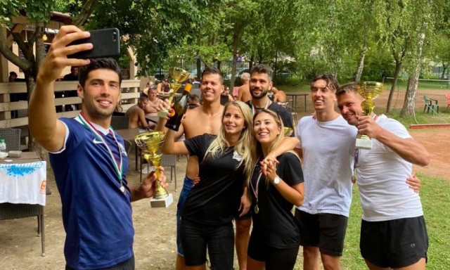 J&uacute;lius 3-t&oacute;l ism&eacute;t sportolhatunk a Mozdulj, Balatonon