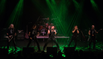 A zenekar, amely &uuml;zenni akar egy eg&eacute;sz nemzed&eacute;knek &ndash; 30 &eacute;ves a Fekete Sereg