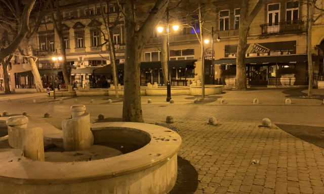 Ilyet sem gyakran l&aacute;tni! - Teljes s&ouml;t&eacute;ts&eacute;gbe burkol&oacute;zott a sor p&eacute;ntek este!