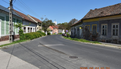 FELH&Iacute;V&Aacute;S! Nekidurrantott egy h&aacute;znak a K&aacute;lv&aacute;ria utc&aacute;ban, majd elhajtott