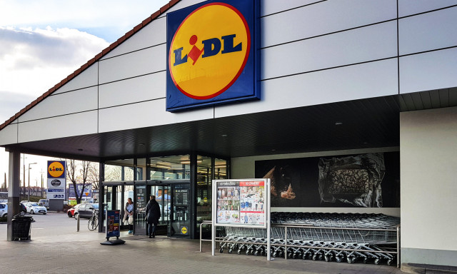 M&aacute;r brutt&oacute; 587 ezret is kereshetnek az &aacute;ruh&aacute;zi dolgoz&oacute;k a Lidlben