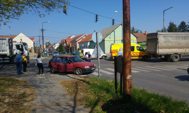 Teheraut&oacute; &uuml;tk&ouml;z&ouml;tt szem&eacute;lyaut&oacute;nak a 48-as Ifj&uacute;s&aacute;g &uacute;tj&aacute;n