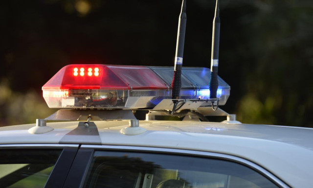 Megint menek&uuml;lni pr&oacute;b&aacute;ltak a rendőr&ouml;k elől, &aacute;m 50 m&eacute;ter m&uacute;lva j&ouml;tt egy &aacute;rok