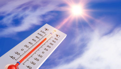 Berobban a ny&aacute;r, 30 fok felett m&eacute;rhet&uuml;nk m&aacute;t&oacute;l