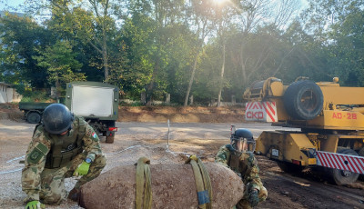Egyetlen pukkanás nélkül - Sikeresen hatástalanították a bombát