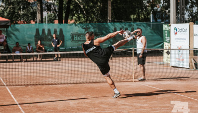 Par&aacute;zs meccsek, felfokozott hangulat - Ilyen volt a Cs&aacute;sz&aacute;rr&eacute;t Open első napja - GAL&Eacute;RIA