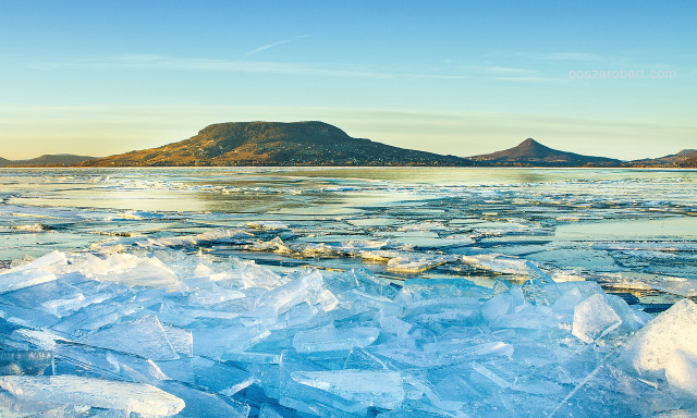 &Iacute;gy zen&eacute;l a jeges Balaton &ndash; VIDE&Oacute;