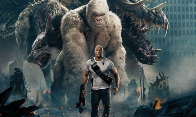 Dwayne Johnson ezúttal egy gorillával az oldalán veri szét fél Amerikát