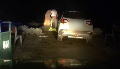 M&eacute;g a zam&aacute;rdi rendőr&ouml;ket is sokkolta a menek&uuml;lő, majd vetkőző sofőr: &bdquo;Megk&eacute;rdezem azt a kacs&aacute;t, van-e cigije!&rdquo;