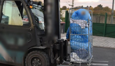 Targonca okozott s&uacute;lyos balesetet Kaposv&aacute;ron &ndash; maradand&oacute; s&eacute;r&uuml;l&eacute;sekkel ker&uuml;lt k&oacute;rh&aacute;zba a k&aacute;rvallott