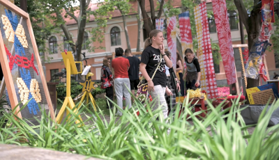 A vihar elmosta az est&eacute;t, de napk&ouml;zben m&aacute;r jav&aacute;ban p&ouml;rg&ouml;tt a Rippl-R&oacute;nai Fesztiv&aacute;l - VIDE&Oacute;, GAL&Eacute;RIA