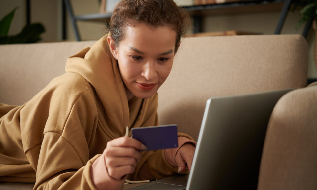 P&eacute;nz h&iacute;j&aacute;n vannak az emberek, rekordmennyis&eacute;gű szem&eacute;lyi hitelt vesz&uuml;nk fel